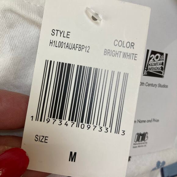 Home Alone Graphic White Filthy Animals Short Sleeve Tee Size Medium Women’s NEW - Picture 4 of 9